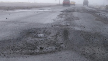 Полицейские предупредили водителей о глубоких выбоинах на трассе «Днепропетровск – Николаев»