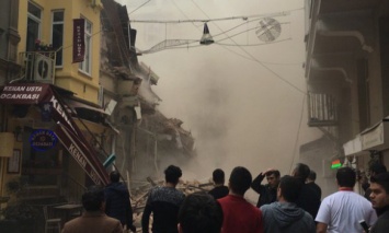 В Турции обрушилось 5-этажное здание, могут быть жертвы