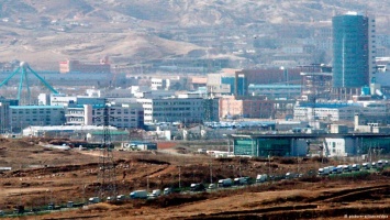 Сеул: КНДР вкладывает деньги рабочих в ядерные программы