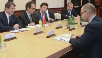 Давутоглу прибудет в Киев для встречи с Яценюком