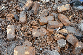 В Сватово до сих пор находят неразорвавшиеся снаряды и мины (ФОТО, ВИДЕО)