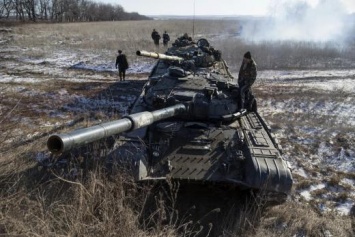 В районах Троицкого и Красного Луча у боевиков зафиксировано наличие танков, артсистем и "Града", – разведка