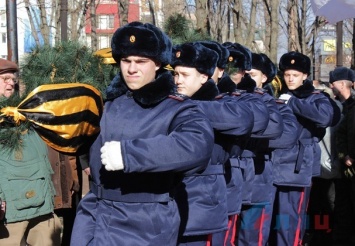 Митинг-реквием в память о воинах-афганцах состоялся в оккупированном Луганске (ФОТО)