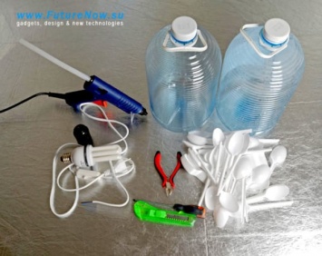 Замечательная идея, как сделать стильный светильник из пластиковых ложек