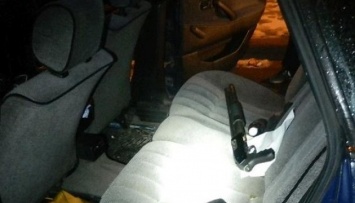В Киеве задержали автомобиль с краденым оружием