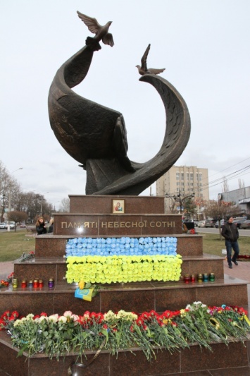 Николаевцы почтили память Героев Небесной Сотни
