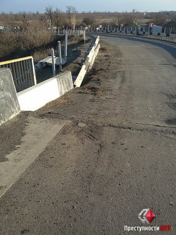 На аварийной дороге «Николаев-Снигиревка» может рухнуть мост