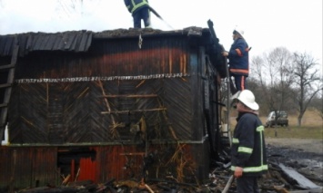 В Ровенской области при пожаре погибли трое детей