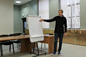 Ученикам николаевской «Школы помощника депутата» рассказали об особенностях взаимодействия с политиком