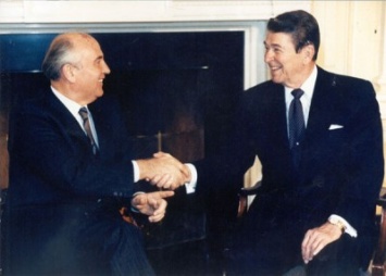 Рональд Рейган и Михаил Горбачев стали персонажами игры Reagan Gorbachev