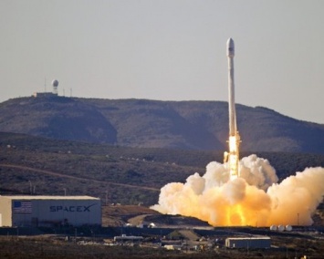 Компания SpaceX снова неудачно приземлила первую ступень ракеты Falcon 9