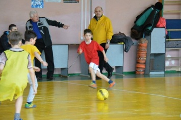 Юные футболисты из Тернов сразились в чемпионате в честь освободителей Кривого Рога (фото)