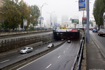 В Киеве завтра ограничат движение транспорта по тоннелю под Севастопольской площадью