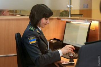 Пограничный контроль в Одесском аэропорту: как женская интуиция помогает ловить нарушителей