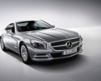 В Mercedes-Benz рассказали об эволюции родстера SL