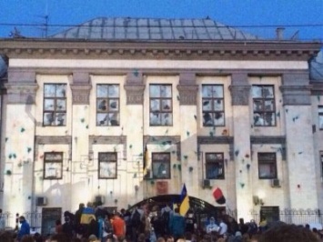 В Госдуме призвали послать спецназ для защиты посольства России в Киеве
