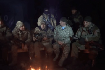 Десантники военных служб Украины оригинально поздравили прекрасную половину с Международным женским днем