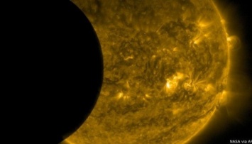 NASA опубликовала видео полного солнечного затмения