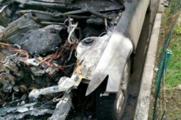 С праздником: В Одессе 8 марта сожгли две иномарки