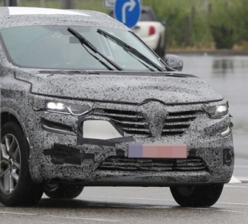 Renault Maxthon заметили на тестах в Швеции