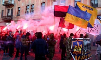 В Ужгороде участники шествия националистов заявили, что "готовы к противодействию венгерским оккупационным деятелям"