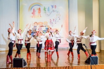 В Днепродзержинске продолжается фестиваль детского творчества "Виват, талант!