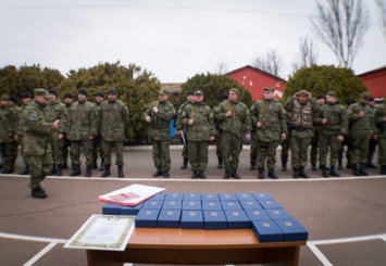 Вернувшихся в Одессу бойцов батальона «Шторм» наградили за оборону Мариуполя
