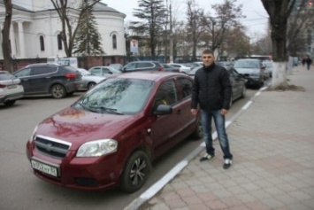 Таксист, спасший Порошенко в Симферополе перед референдумом, теперь жалеет об этом и вспоминает: "Он пообещал мне купить новую машину" (ВИДЕО)