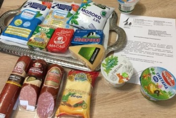 Колбаса с кониной, сметана с антибиотиком - правозащитники отправили продукты, купленные в Крыму, на исследование