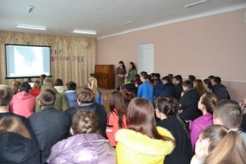 В Димитрове сотрудники горотдела уголовно-исполнительной инспекции встретились со школьниками