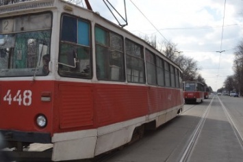 В Кривом Роге из-за ДТП на улице Косиора было остановлено движение трамваев (ФОТО)