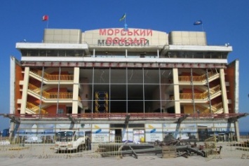 Одесский морвокзал остался без окон (ФОТО)