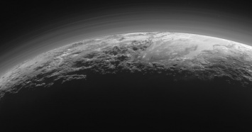 Ученые: на Плутоне были реки и озера из жидкого азота