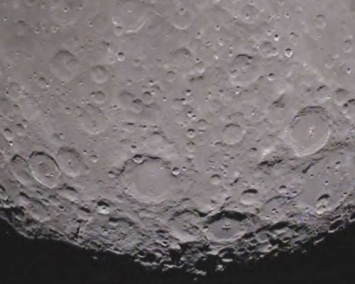 Геофизики: У Луны 3 млрд лет назад смещались полюса