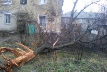 В Макеевке ранены два мирных жителя, разрушениям подверглись не менее 16 домов - уточненные данные