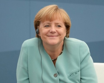 СМИ: Меркель не фотографировалась с одним из брюссельских террористов