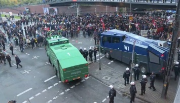В Брюсселе акцию националистов разгоняли водометами