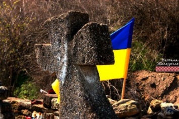 Вместе - сила! Одесские патриоты привели в порядок старинное казацкое кладбище (ФОТО)
