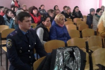 Полицейские Димитрова (Мирнограда) приняли участие в общешкольном родительском собрании