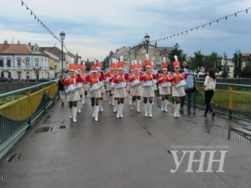 Хореографическим флэшмобом отметили Всемирный день танца в Ужгороде