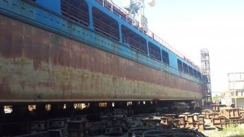 В плавдок Черноморского судостроительного завода заведено судно «Cathrine» для ремонтных работ
