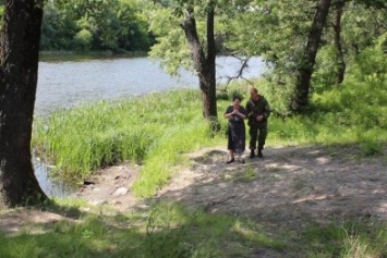 На берегу реки Северский Донец обнаружено тело с признаками насильственной смерти