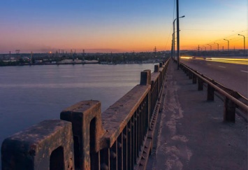 В Днепре на Кайдакском мосту предотвращено самоубийство