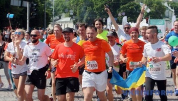 В столице состоялся марафон «Пробег под каштанами»
