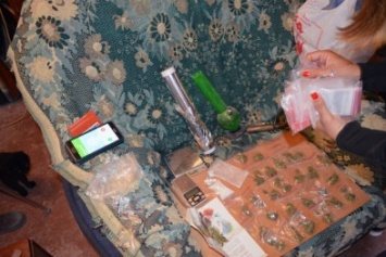 Одессит с условным сроком складировал наркотики в своей квартире (ФОТО)