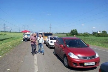 Макеевчанам о ситуации на блокпостах 4 июня: в очередях ожидали около 900 автомобилей