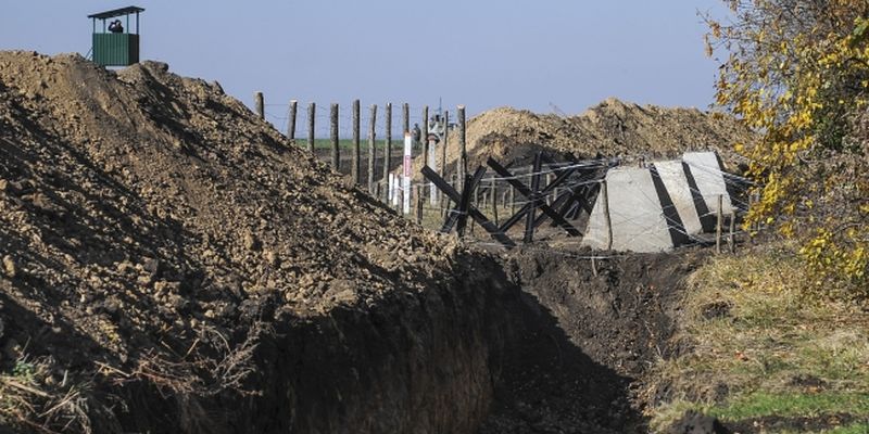 Россия вырыла 100-километровый ров вдоль границы с Украиной, - источник