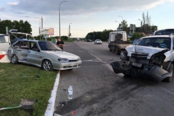 В аварии в Харькове пострадало трое человек, среди которых есть дети (ФОТО)
