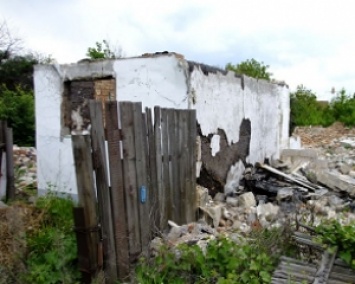 Вместо домов - руины: последствия артобстрела на Донбассе (ФОТО)
