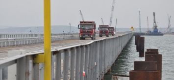 Керченский мост могут не достроить: урезано финансирование, задержки оплаты выполненных работ